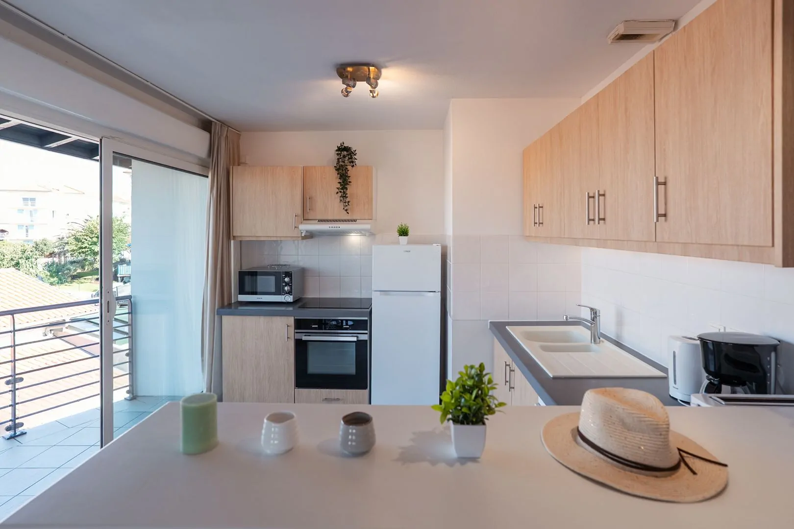 T3 prestige avec cuisine spacieuse, électroménager intégré et ambiance premium.