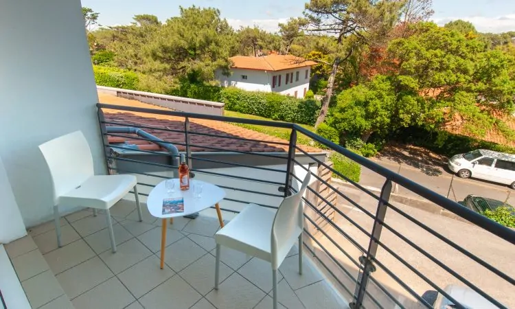 Espace détente sur la terrasse au 1er étage du studio à Soorts-Hossegor