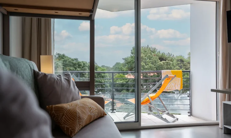 Studio animaux admis à Hossegor avec extérieur confortable et bien exposé. Terrasse avec vue dégagée et mobilier extérieur.