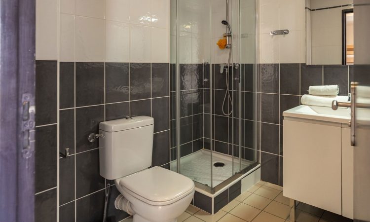 Salle d'eau Appartement T2 Cabine Soorts-hossegor.
