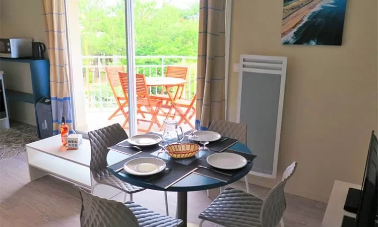 Salle à manger studio Les Sables d'Or, Résidence Location Vacances Vieux boucau dans les Landes