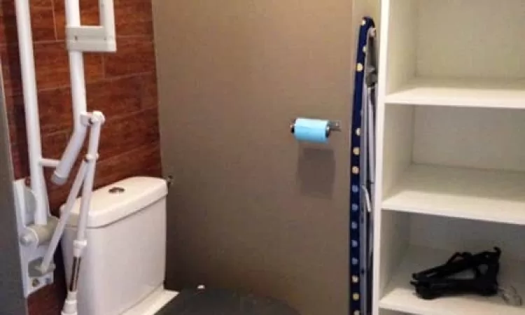 WC studio PMR Les Sables d'Or, Résidence Location Vieux boucau dans les Landes